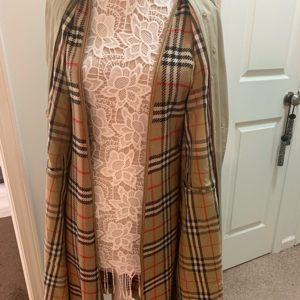 Burberry Womens Trench Coat